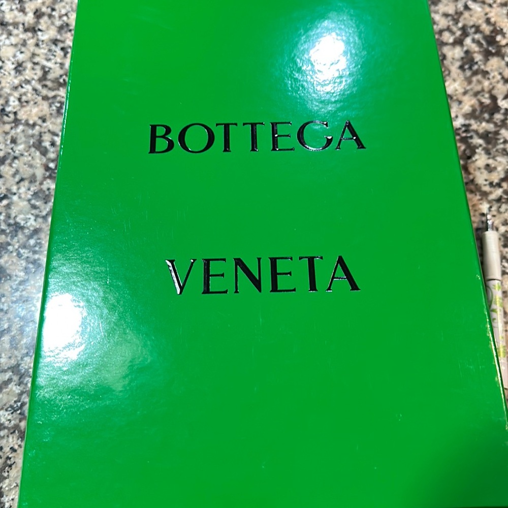 🔥🔥Authentic Bottega Veneta shoes🔥🔥women 10.5 3’inch heel “New with 🏷️”